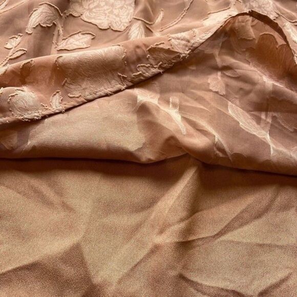 Women Blouse Deep Rose Floral Applique Flouncy Sleeve Button Back Neck Sz Small - Picture 13 of 16